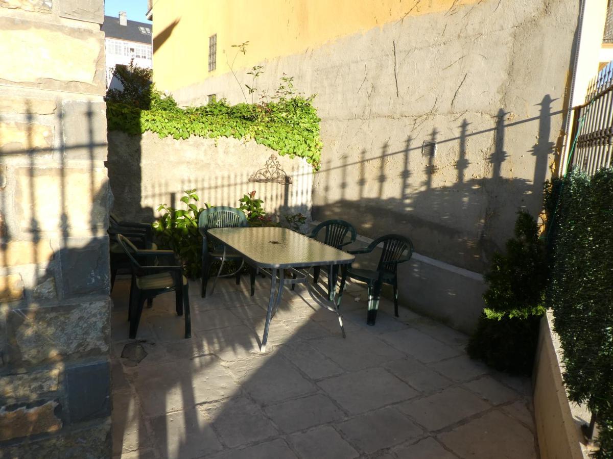 Casa Con Jardin Frente Ciudadela Villa Jaca Exterior photo